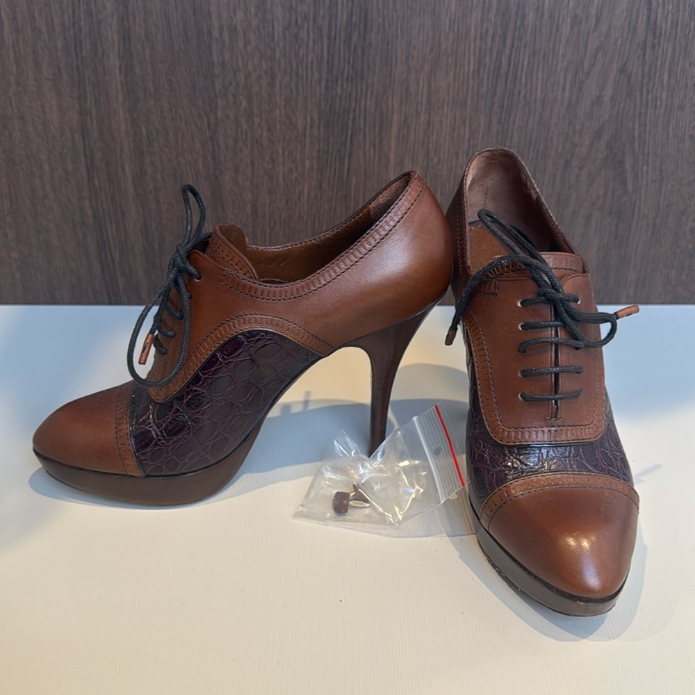 LOUIS VUITTON Cognac Leather Pimlico 3in Lace-Up Booties  Pumps Size 37/7